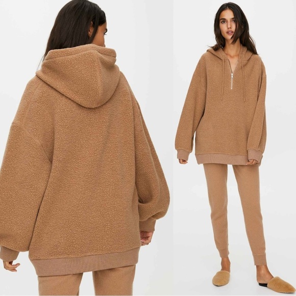 Aritzia Tops - Aritzia Babaton Sherpa Oversized Hoodie